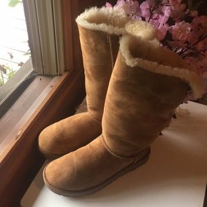 Authentic Ugg’s Tall Bailey Bow Size 7